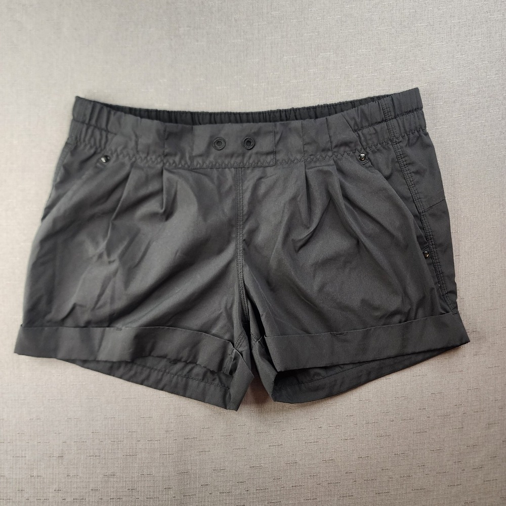 Lululemon Black Pleated Cuffed Athletic Shorts Womens Size 6 Pockets